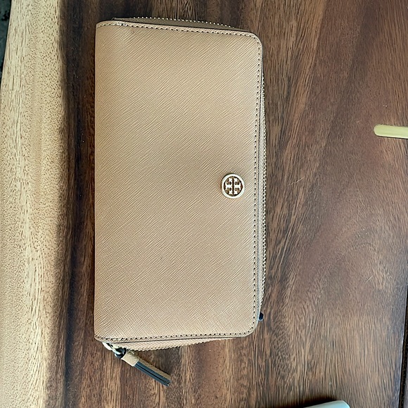 Tory Burch wallet